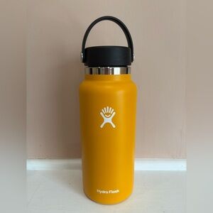 Hydro Flask 32 oz. Wide Mouth Bottle with Flex Cap Starfish Yellow Color